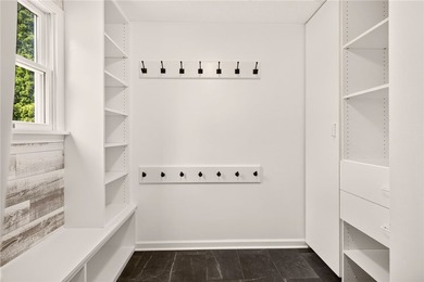 SHOWSTOPPER!! This **MAGAZINE-WORTHY** 4-bedroom 2.5-bath - photo 20