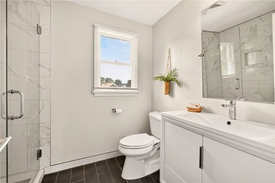 SHOWSTOPPER!! This **MAGAZINE-WORTHY** 4-bedroom 2.5-bath - photo 25