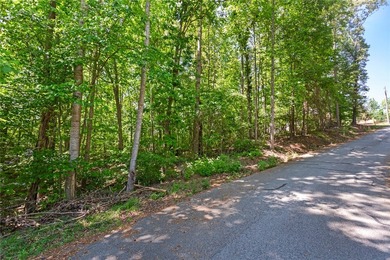Build Your Lake Escape in Cherokee Bay! Own a beautiful, wooded - photo 6