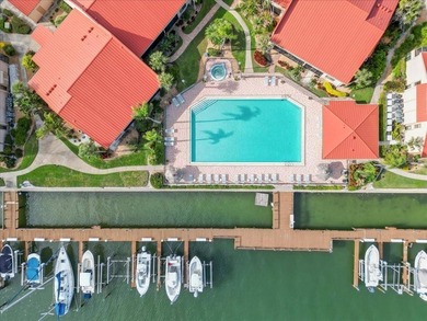 BOAT SLIP/ LIFT - PRIVATE GARAGE - FULLY RENOVATED WATERFRONT - photo 32