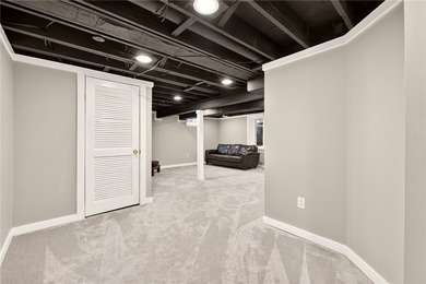 SHOWSTOPPER!! This **MAGAZINE-WORTHY** 4-bedroom 2.5-bath - photo 35