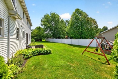 SHOWSTOPPER!! This **MAGAZINE-WORTHY** 4-bedroom 2.5-bath - photo 41