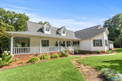 Lake Home For Sale in Guntersville, Alabama