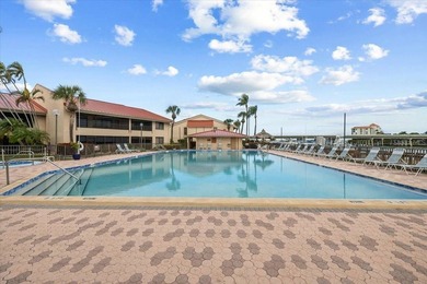 BOAT SLIP/ LIFT - PRIVATE GARAGE - FULLY RENOVATED WATERFRONT - photo 42