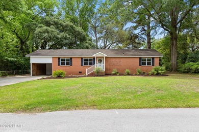 Welcome home to this freshly updated 4-bedroom, 2.5-bath home in - photo 1