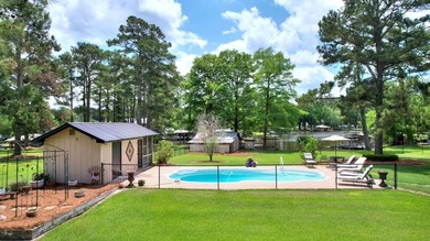 Location!! Location!! Location!! This spacious brick home with a - photo 11
