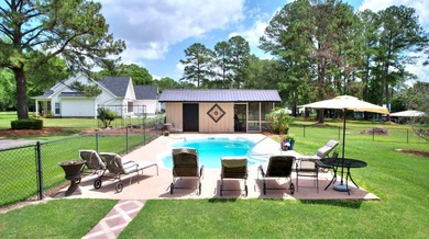 Location!! Location!! Location!! This spacious brick home with a - photo 13