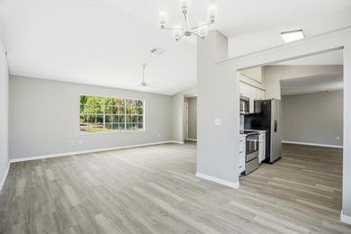 Fully renovated and move-in ready. Modern finishes, new - photo 3