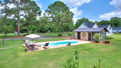Location!! Location!! Location!! This spacious brick home with a - photo 14