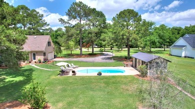 Location!! Location!! Location!! This spacious brick home with a - photo 15