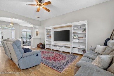 Welcome to this beautifully maintained 4-bedroom, 2-bathroom - photo 15