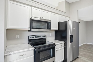 Fully renovated and move-in ready. Modern finishes, new - photo 5