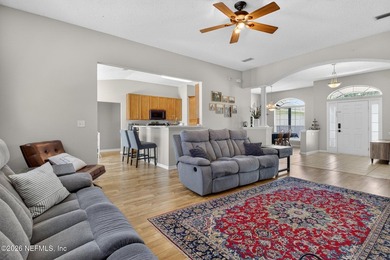 Welcome to this beautifully maintained 4-bedroom, 2-bathroom - photo 16