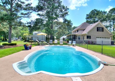 Location!! Location!! Location!! This spacious brick home with a - photo 17