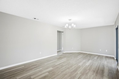 Fully renovated and move-in ready. Modern finishes, new - photo 9