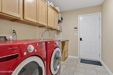 Welcome to this beautifully maintained 4-bedroom, 2-bathroom - photo 31