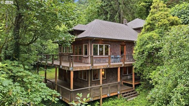 Some houses are built. This one was made - shaped over a century - photo 2
