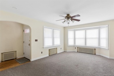 This charming 1950's home located in the heart of Downtown - photo 3