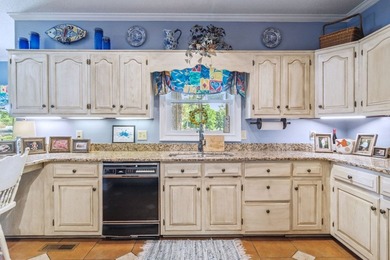 Location!! Location!! Location!! This spacious brick home with a - photo 44