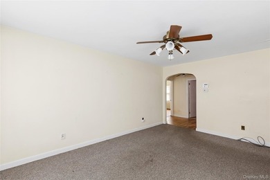 This charming 1950's home located in the heart of Downtown - photo 4