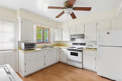 This charming 1950's home located in the heart of Downtown - photo 5