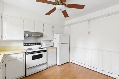 This charming 1950's home located in the heart of Downtown - photo 6