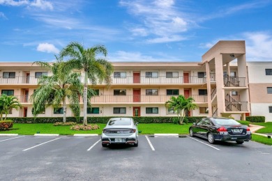 Lake Condo For Sale in Delray Beach, Florida