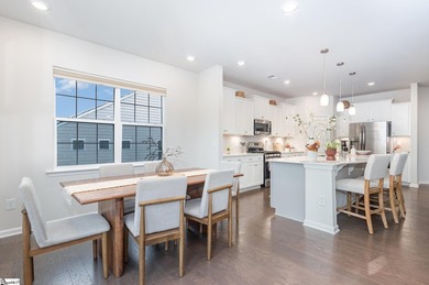 Enjoy peaceful one-level living in this beautifully maintained - photo 4