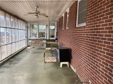 Enjoy the best of lake life in this charming 3-bedroom, 2-bath - photo 4
