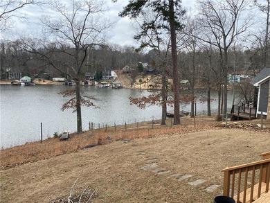Enjoy the best of lake life in this charming 3-bedroom, 2-bath - photo 7