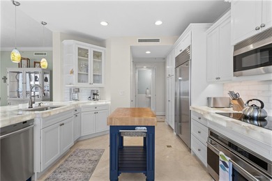 Enjoy the penthouse lifestyle in Grand Isle! The top floor - photo 9