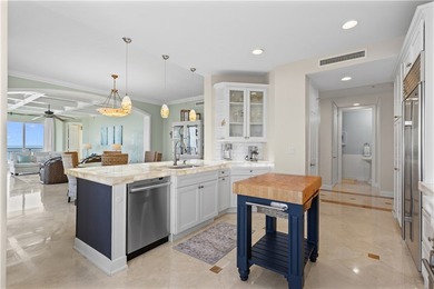 Enjoy the penthouse lifestyle in Grand Isle! The top floor - photo 10