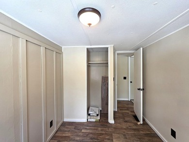 Completely remodeled 3-bedroom, 2-bath home located just minutes - photo 11