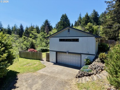 Welcome to this beautifully maintained 4-bedroom, 3-bathroom - photo 2