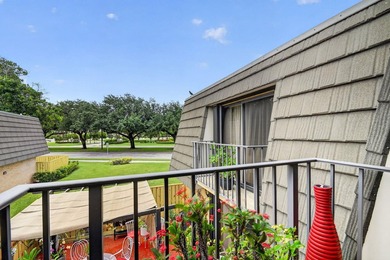 Impeccable 2-bedroom, 2.5-bath home located in a tranquil - photo 35