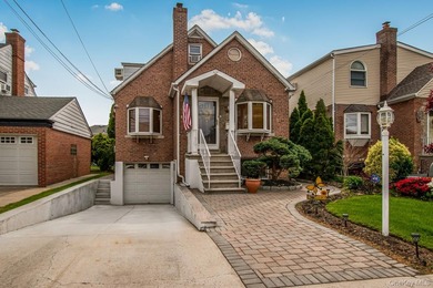 Welcome to 2234 Kingsland Ave - a cozy home on a quiet - photo 2