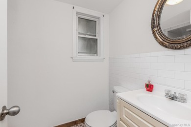Welcome to 2234 Kingsland Ave - a cozy home on a quiet - photo 10