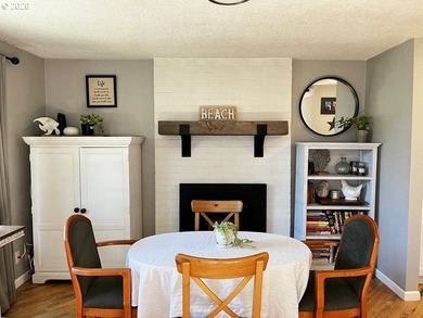 Welcome to this charming 3-bedroom, 2-bathroom home in the heart - photo 10