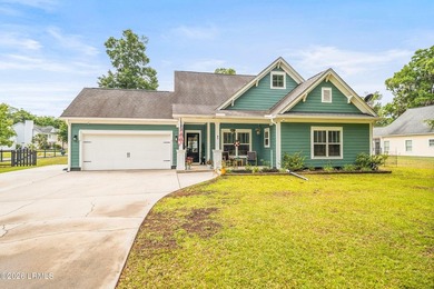 Welcome to 45 Gadwall Drive W, nestled in the highly - photo 3