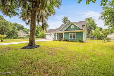 Welcome to 45 Gadwall Drive W, nestled in the highly - photo 4