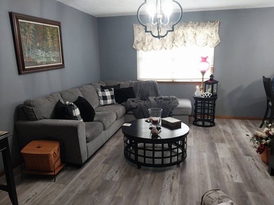Beautiful, Brick Move-In Ready Condo! This well-maintained - photo 6