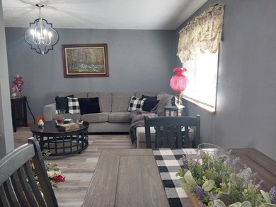 Beautiful, Brick Move-In Ready Condo! This well-maintained - photo 8