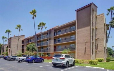 (private lake, pond, creek ) Condo For Sale in Margate Florida