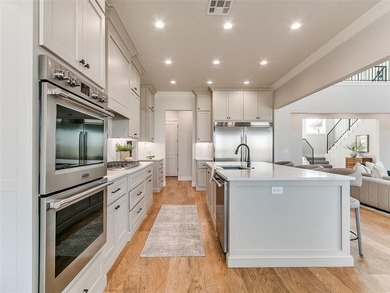 2 STORY CEILINGS | PERFECT FOR ENTERTAINING | PREMIUM 1 ACRE LOT - photo 17