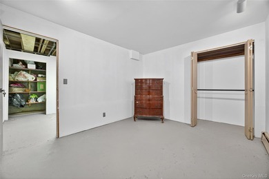Welcome to this beautifully expanded ranch featuring 3 bedrooms - photo 19
