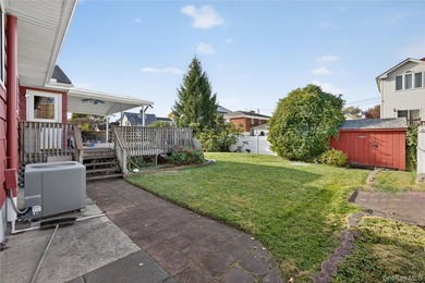 Welcome to this beautifully expanded ranch featuring 3 bedrooms - photo 22