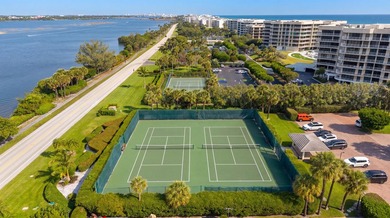 Fully furnished and equipped, this penthouse oceanfront - photo 30