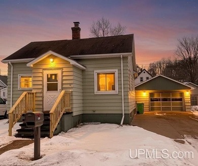 Menominee River Home Active Under Contract in Niagara C-WI Wisconsin