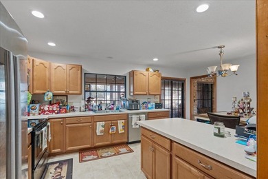 Located on a corner lot in a well-established Deltona - photo 3