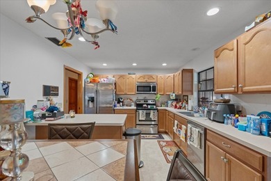 Located on a corner lot in a well-established Deltona - photo 4